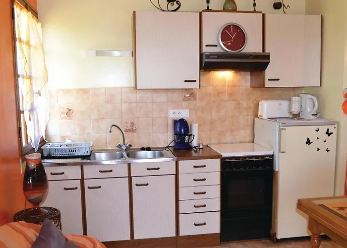 Two-bedroom In St Bressou Ferienhaus Saint-Bressou (Lot)