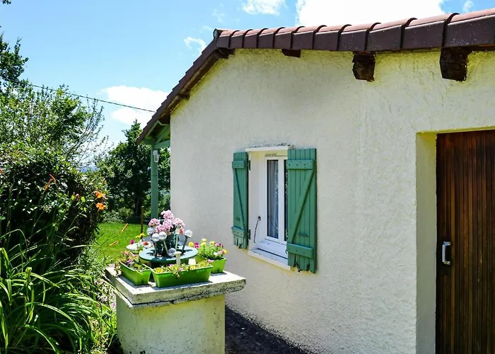 Two-bedroom In St Bressou *