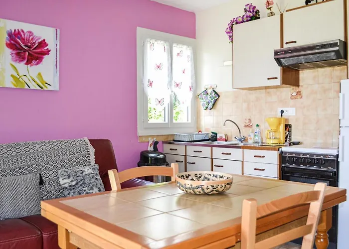 Ferienhaus Two-bedroom In St Bressou